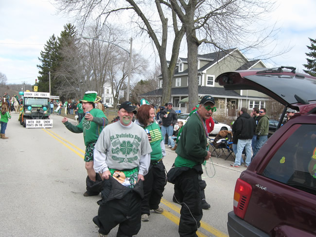 /pictures/ST Pats Floats 2010 - Pants on the ground/IMG_3133.jpg